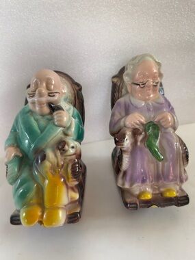 Adorable Pair of Vintage Grandma & Grandpa Coin Banks